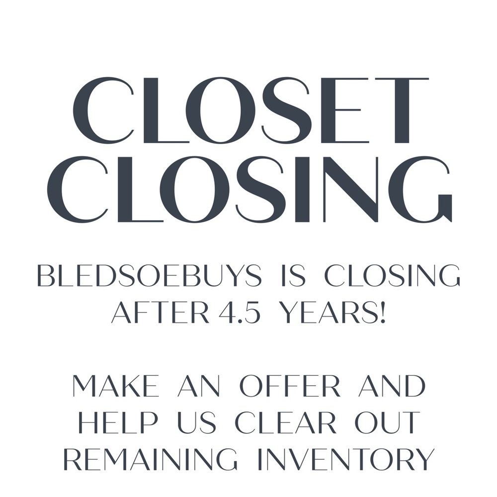 Closet closing! Make an offer 🖤